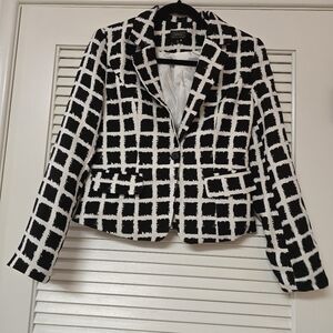 Countess - Black & White Class Long-Sleeve Lightweight Jacket With Faux Pockets